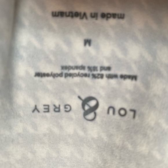 New with tags Lou & Grey stretch pants - Picture 4 of 7